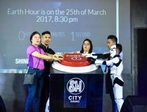 Davao Switches off Lights for Earth Hour